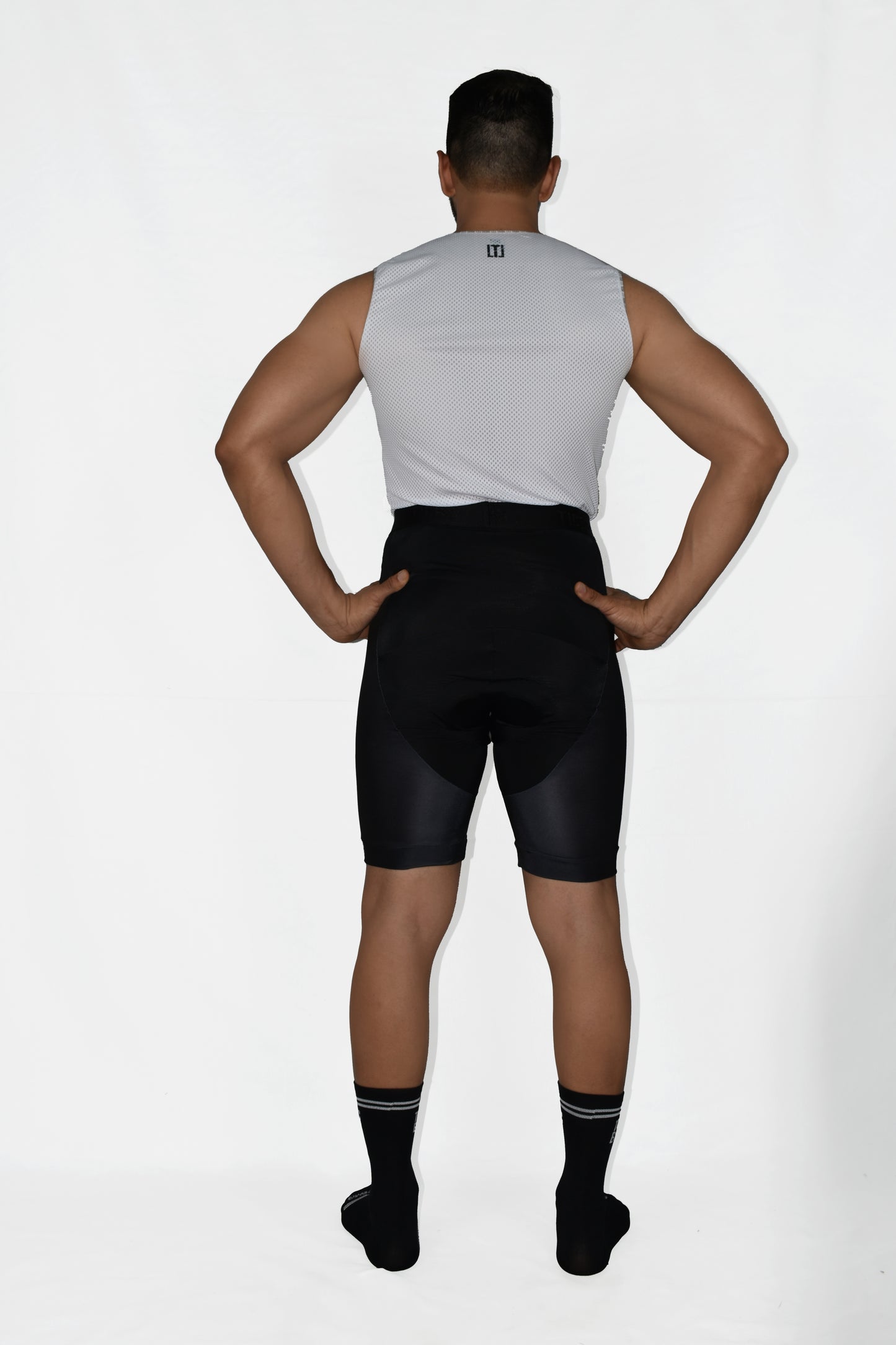 LICRA CORTA HOMBRE (sin tirantes) TODA NEGRA BASIC