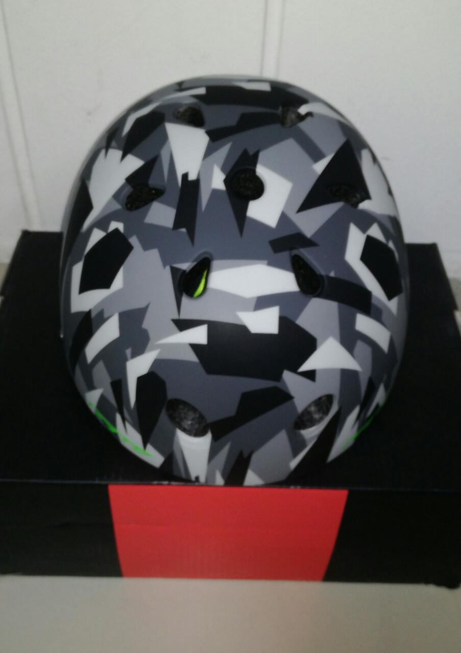 GW Gray Camouflage Helmet